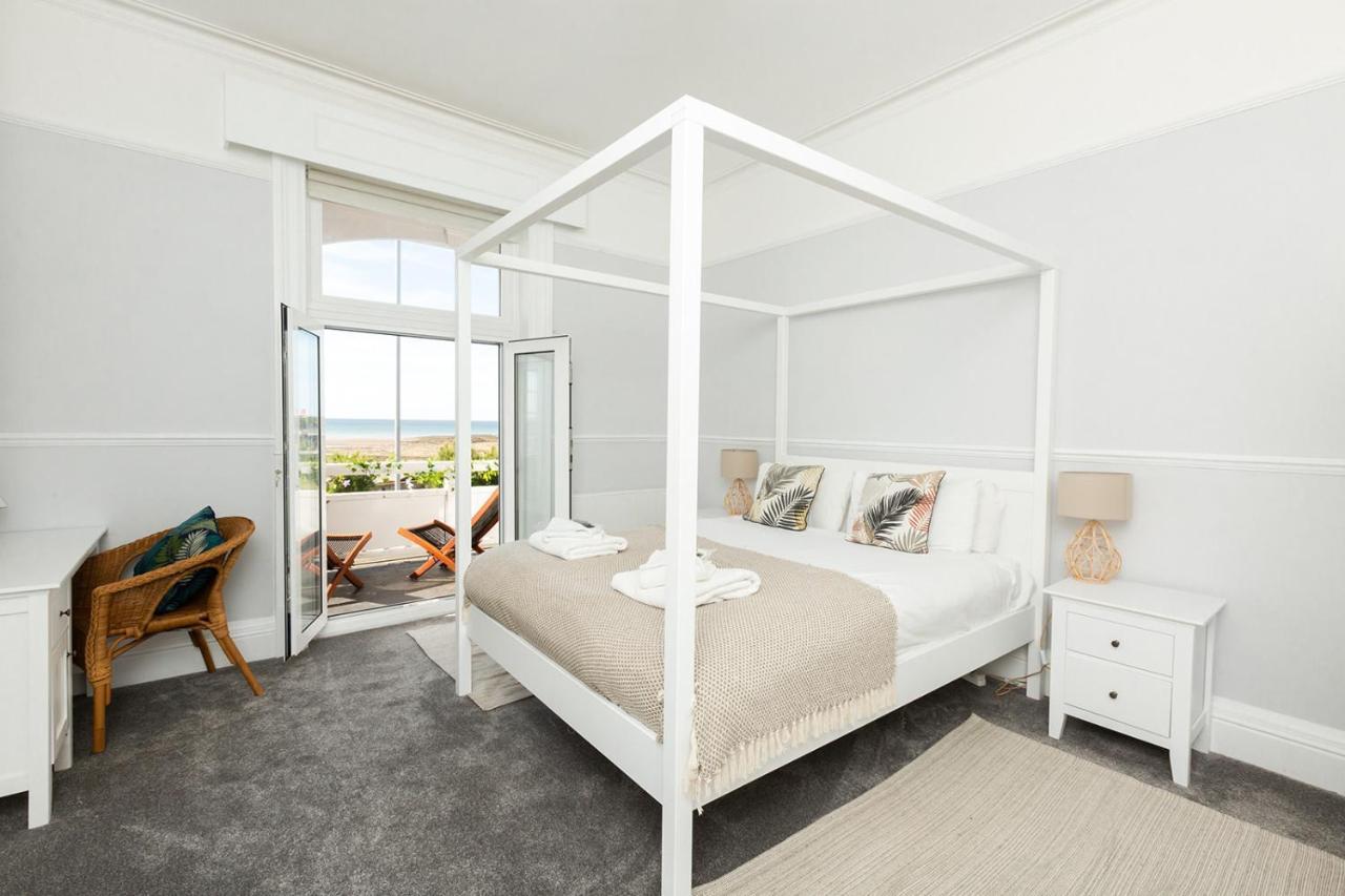 A View Of The Bay- Panoramic Sea Views- Sleeps 4 Apartamento Westgate-on-Sea Exterior foto