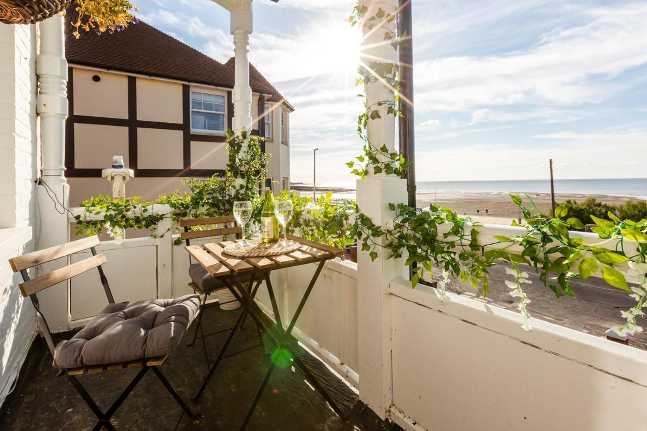 A View Of The Bay- Panoramic Sea Views- Sleeps 4 Apartamento Westgate-on-Sea Exterior foto
