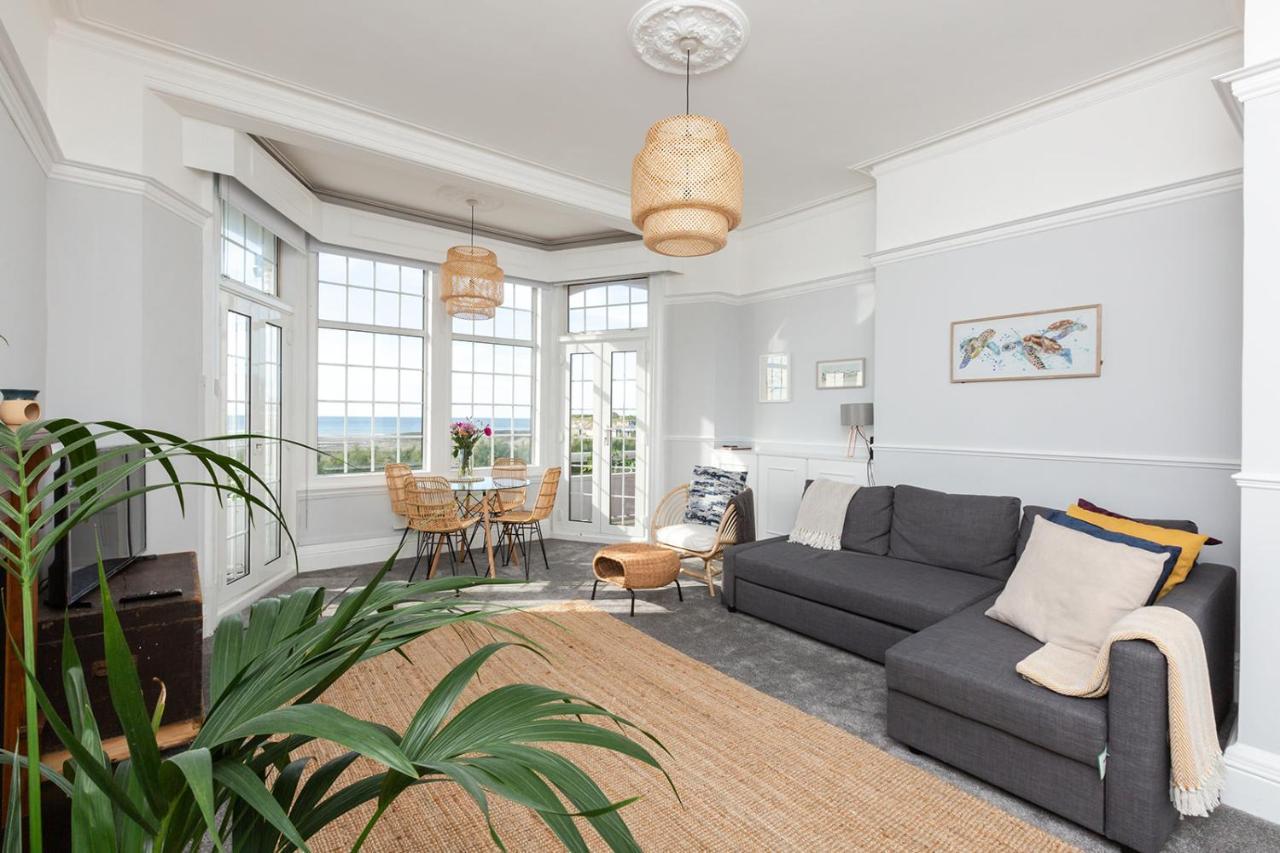 A View Of The Bay- Panoramic Sea Views- Sleeps 4 Apartamento Westgate-on-Sea Exterior foto