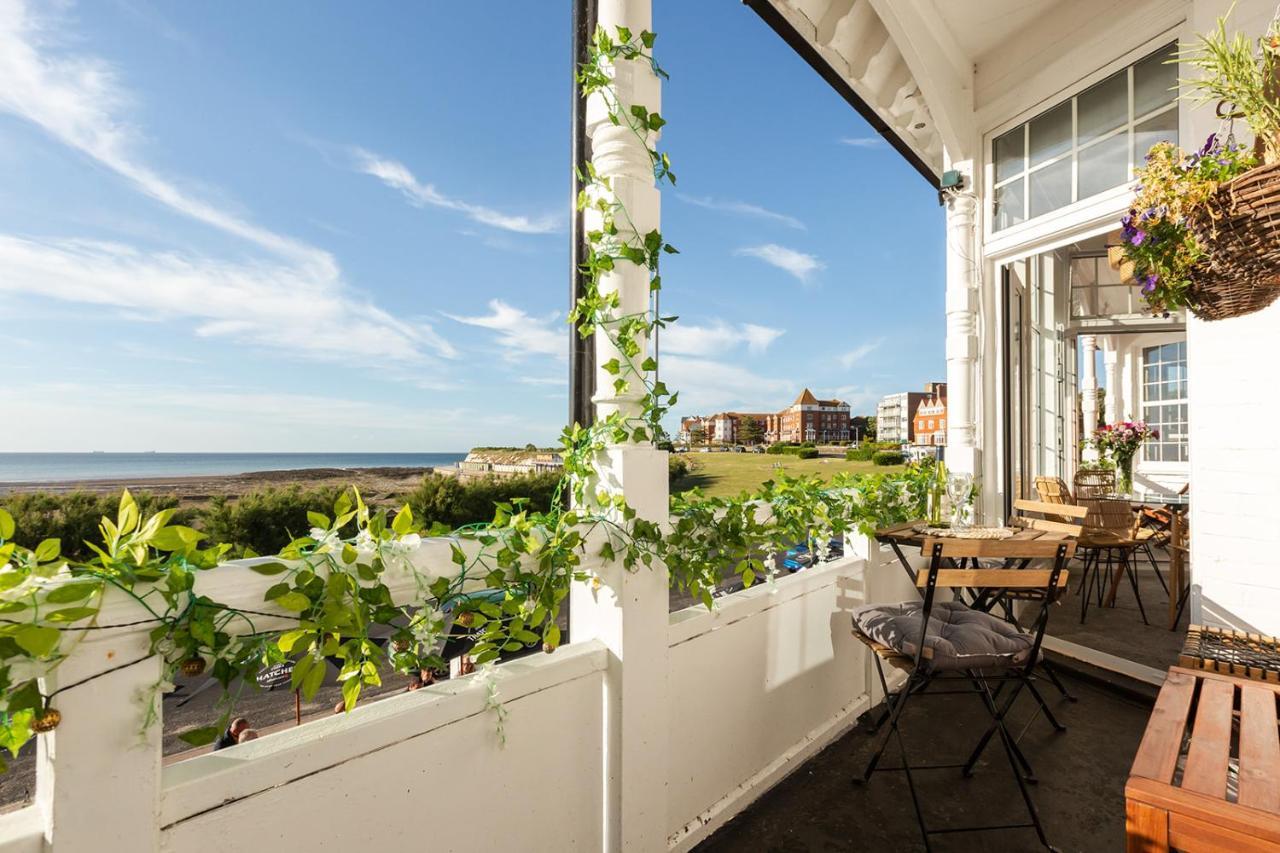 A View Of The Bay- Panoramic Sea Views- Sleeps 4 Apartamento Westgate-on-Sea Exterior foto