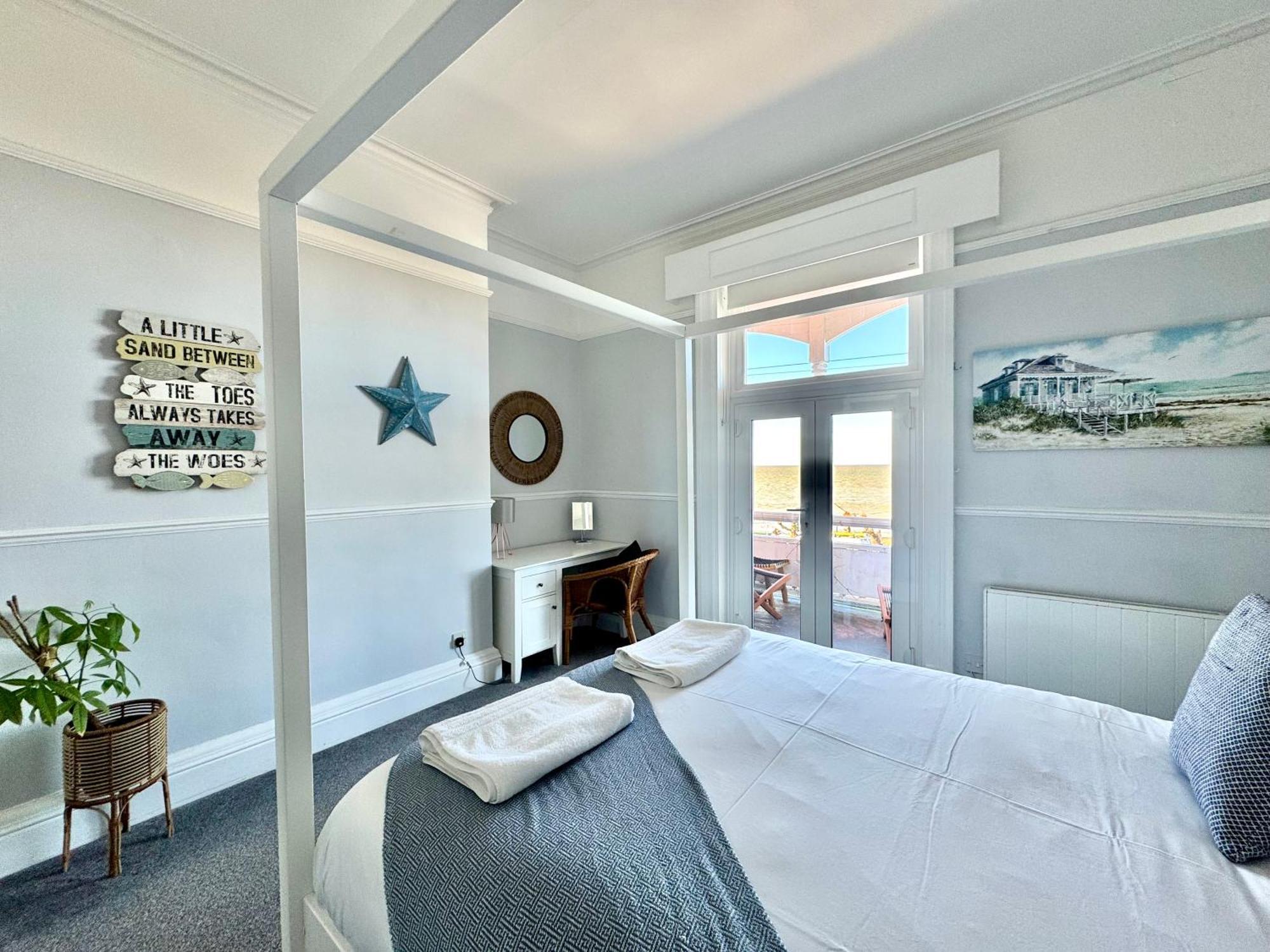 A View Of The Bay- Panoramic Sea Views- Sleeps 4 Apartamento Westgate-on-Sea Exterior foto